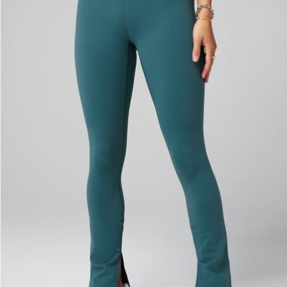 2 for 25$, 3 for $30 - Fabletics Muted Green Split Hem Leggings